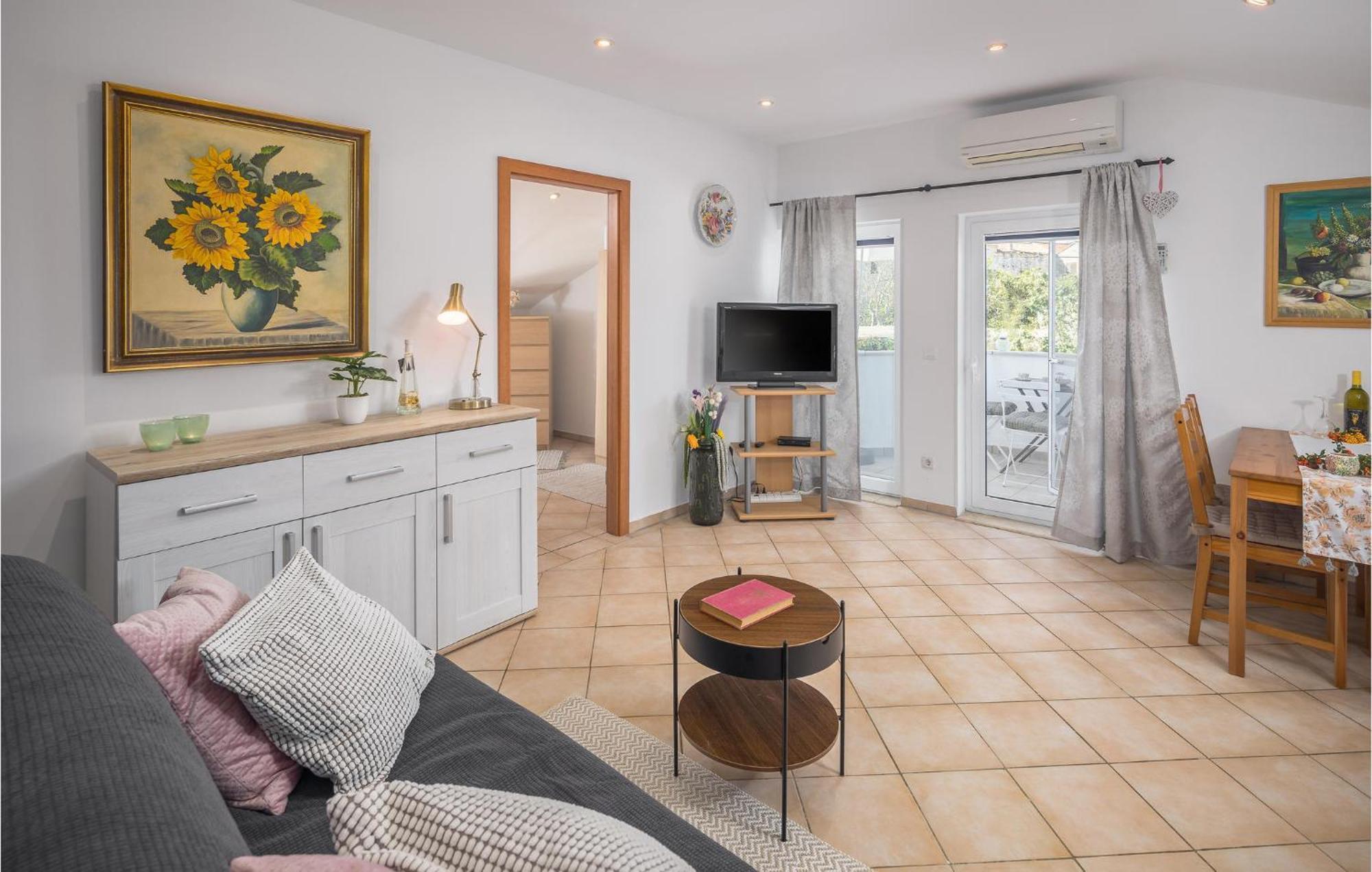 Gorgeous Apartment In Musalez With Kitchen Extérieur photo